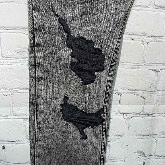 ASOS Black Distressed Acid Washed Jean Waist - Picture 5 of 16